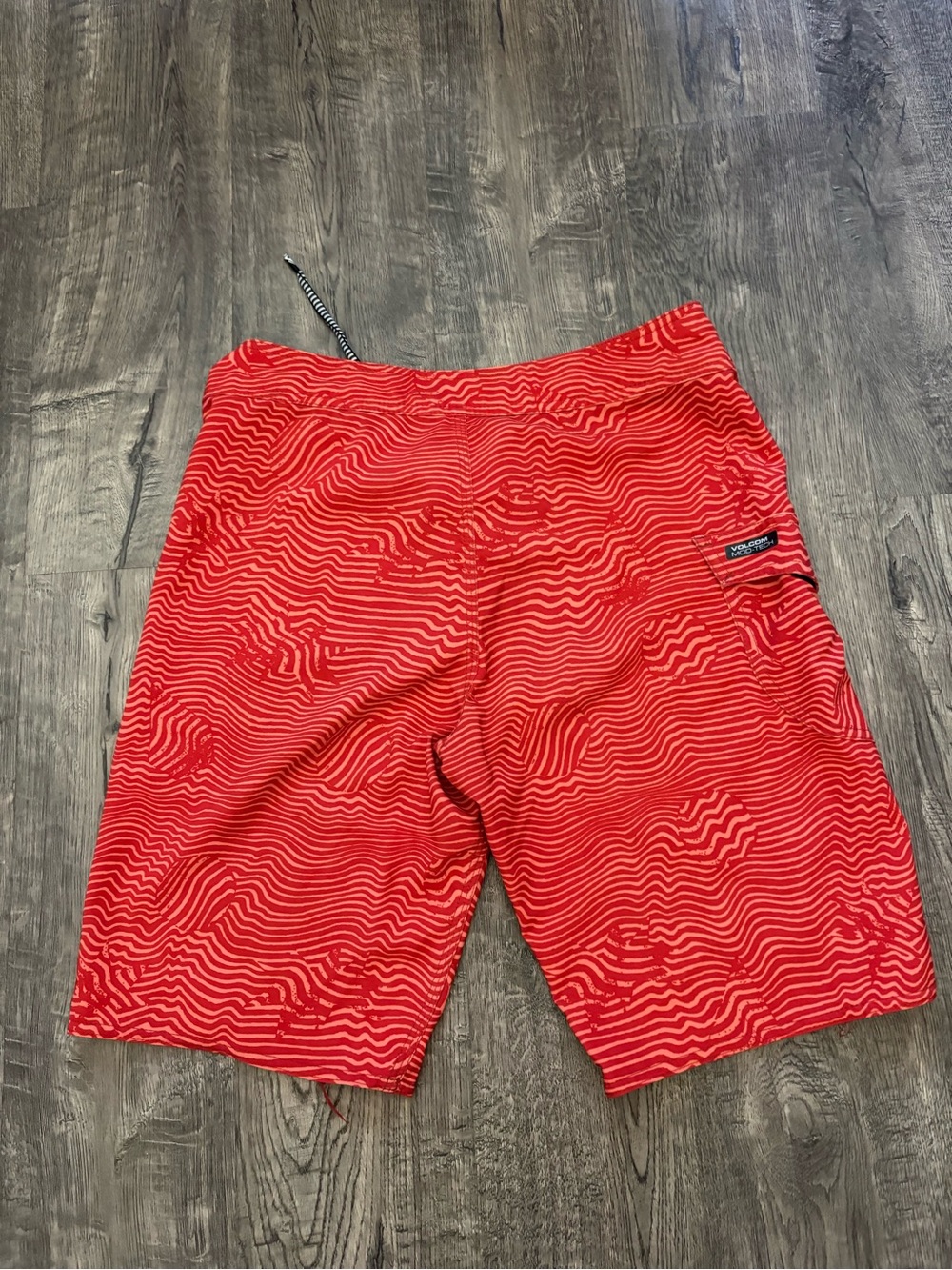 Volcom Red Wave-Pattern Kids Swim Trunks - Picture 4 of 4